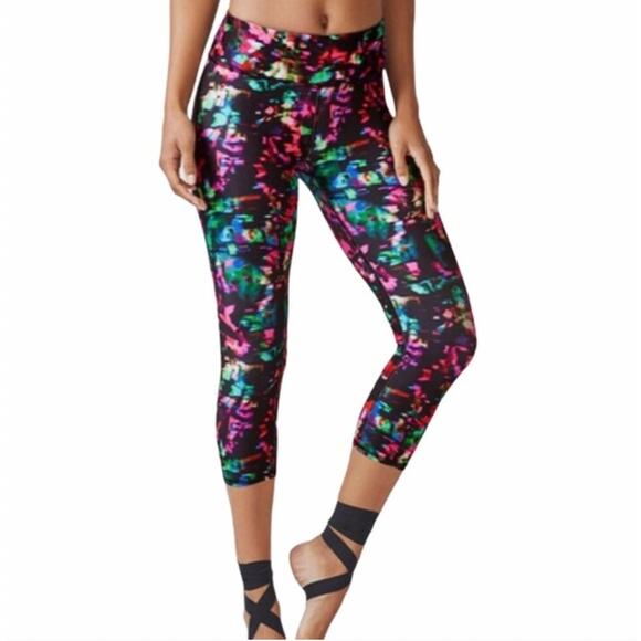 Fabletics Salar Capri Chroma Leggings XS Extra Small - Picture 1 of 10
